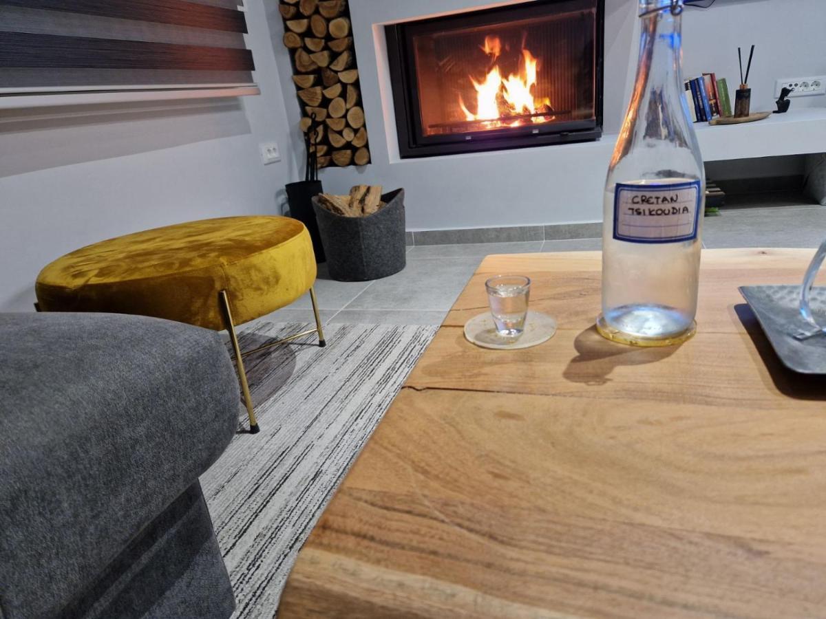 Damona 2Br Luxury Home With Garden - Κοντά Στο Κέντρο Heraklion  Bagian luar foto